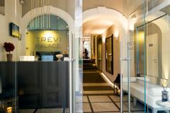 Trevi Palace Luxury Inn | Rome | An XVIII Century travertine
