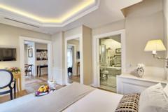 Trevi Palace Luxury Inn | Rome | Master Suite